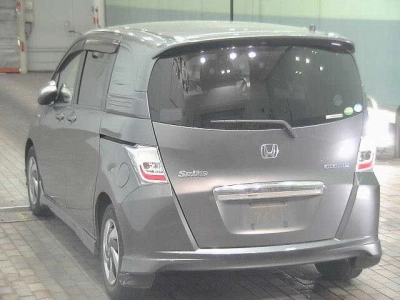 HONDA FREED SPIKE