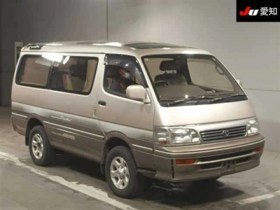 TOYOTA HIACE WAGON