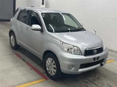 TOYOTA RUSH