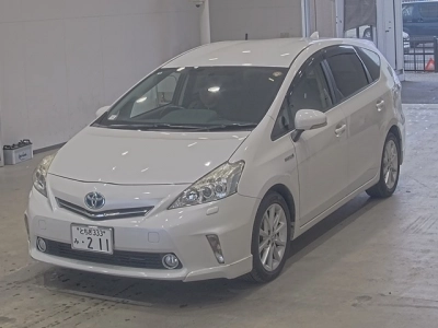 TOYOTA PRIUS ALPHA