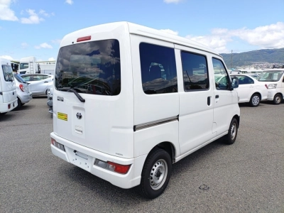 TOYOTA PIXIS VAN