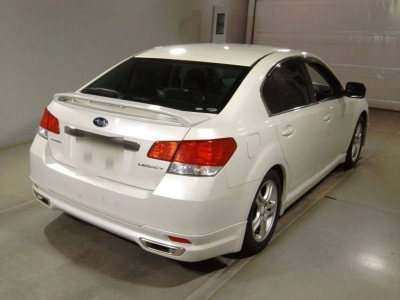 SUBARU LEGACY B4