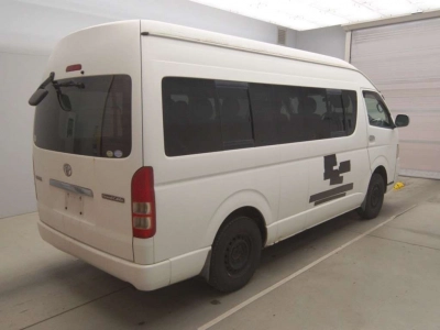 TOYOTA HIACE WAGON