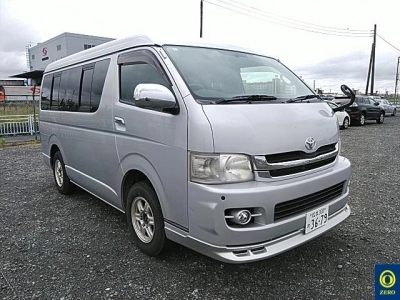 TOYOTA HIACE WAGON