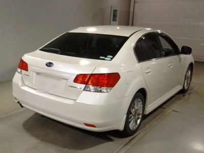 SUBARU LEGACY B4