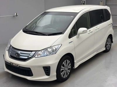 HONDA FREED HYBRID