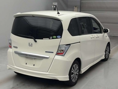 HONDA FREED HYBRID