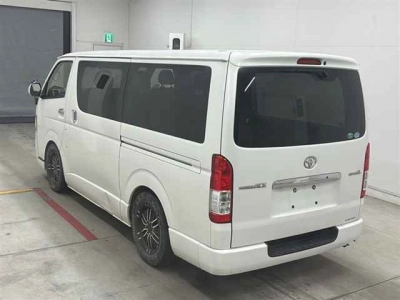 TOYOTA REGIUS VAN