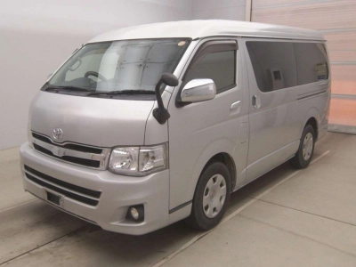TOYOTA HIACE WAGON