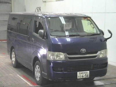 TOYOTA HIACE VAN