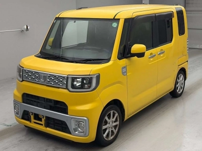 DAIHATSU WAKE