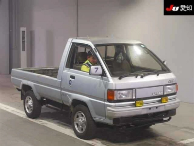 TOYOTA LITE ACE TRUCK