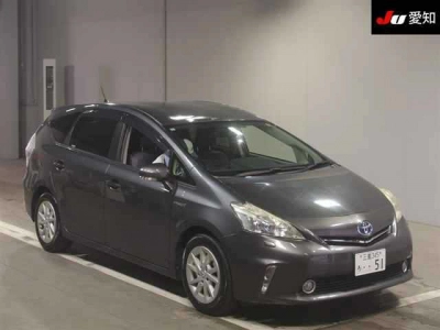 TOYOTA PRIUS ALPHA