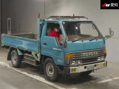 TOYOTA DYNA TRUCK