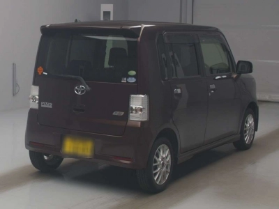 TOYOTA PIXIS SPACE