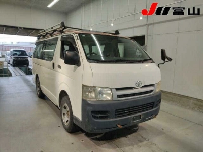 TOYOTA REGIUS VAN