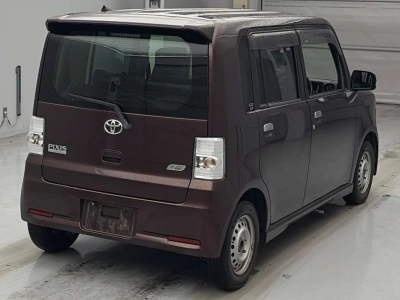 TOYOTA PIXIS SPACE