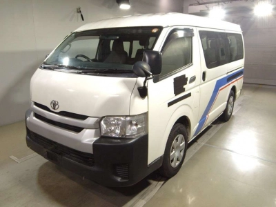 TOYOTA HIACE WAGON