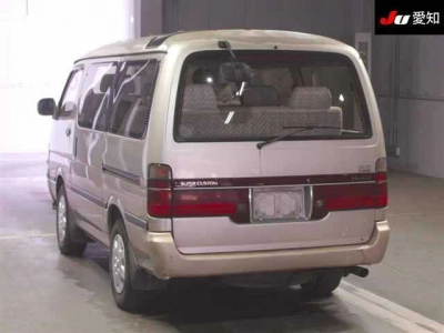 TOYOTA HIACE WAGON