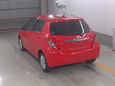 TOYOTA VITZ