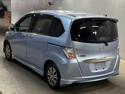 HONDA FREED HYBRID