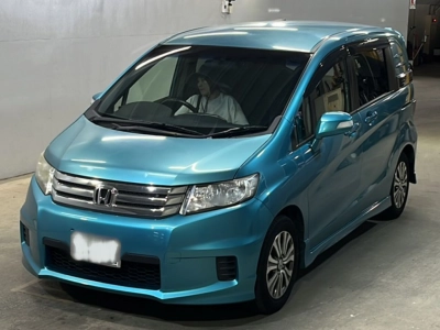 HONDA FREED SPIKE