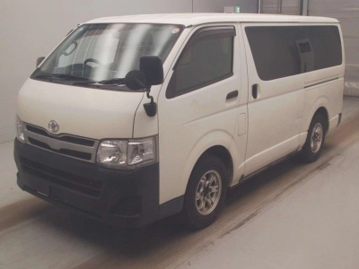 TOYOTA REGIUS VAN