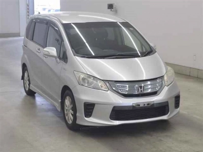 HONDA FREED HYBRID