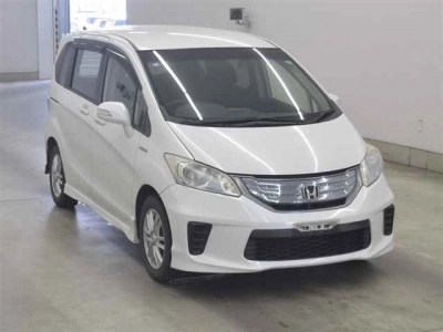 HONDA FREED HYBRID