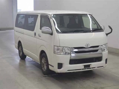 TOYOTA REGIUS VAN