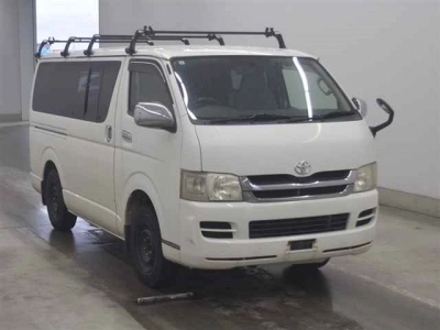 TOYOTA REGIUS VAN