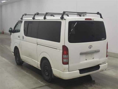 TOYOTA REGIUS VAN
