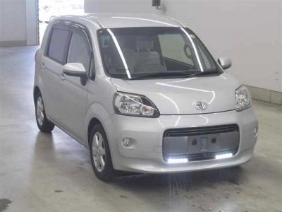 TOYOTA PORTE