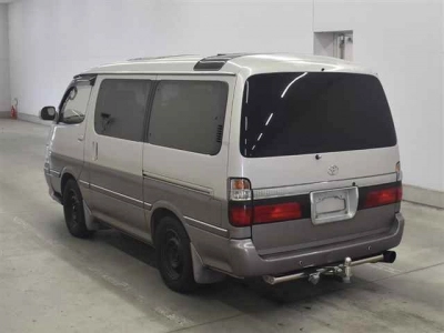 TOYOTA HIACE WAGON