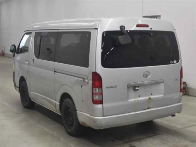 TOYOTA HIACE WAGON