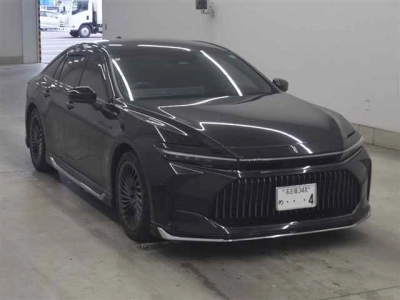 TOYOTA CROWN HYBRID