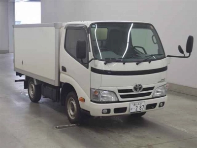 TOYOTA DYNA