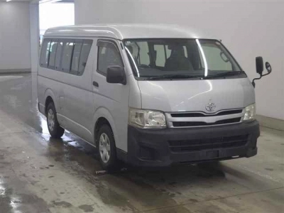 TOYOTA HIACE WAGON