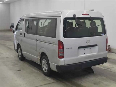 TOYOTA HIACE WAGON