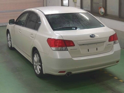 SUBARU LEGACY B4