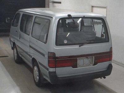 TOYOTA HIACE WAGON