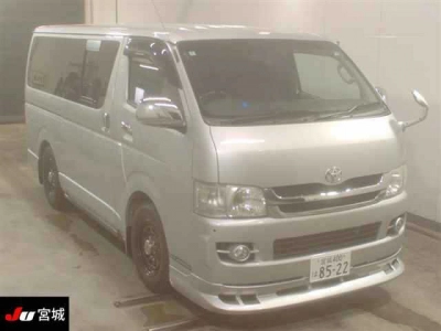 TOYOTA REGIUS VAN
