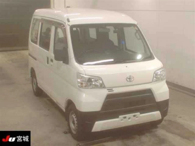 TOYOTA PIXIS VAN