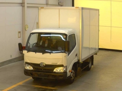 TOYOTA DYNA