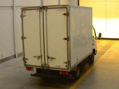 TOYOTA DYNA