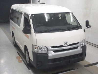 TOYOTA HIACE WAGON