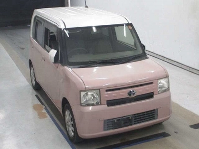 TOYOTA PIXIS SPACE