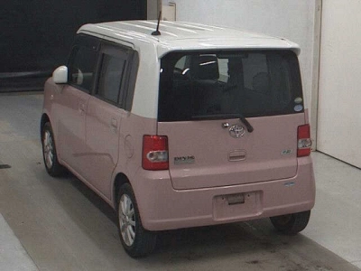 TOYOTA PIXIS SPACE
