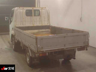 TOYOTA DYNA