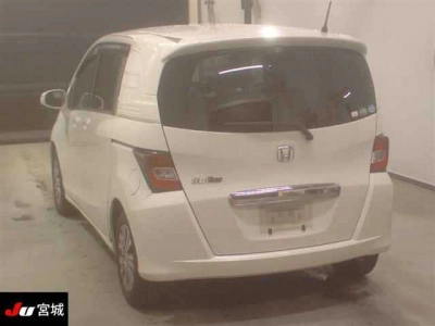 HONDA FREED SPIKE